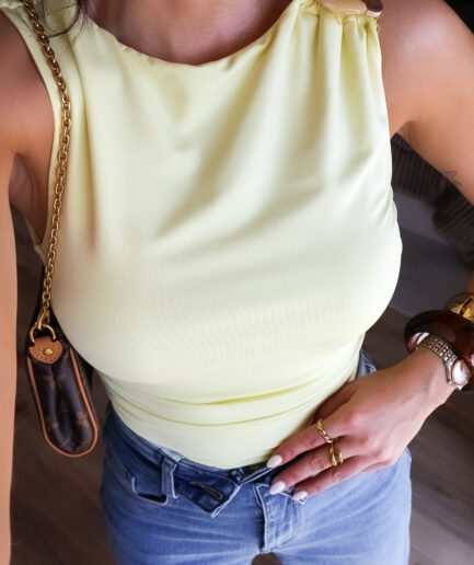 Body Detalhe Pedra Ombro