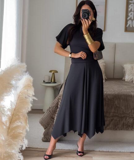 Conjunto de T-shirt & Saia Assimétrica