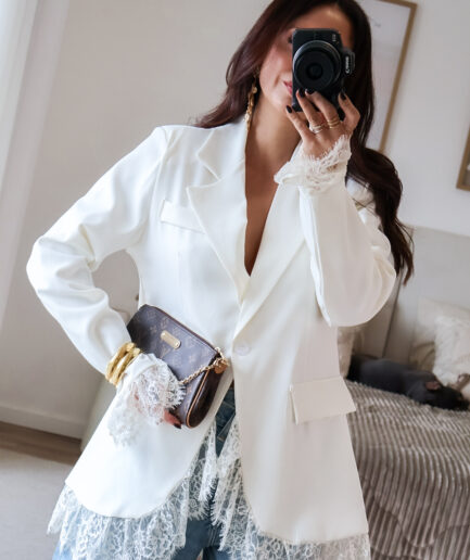 Blazer com Detalhe de Renda